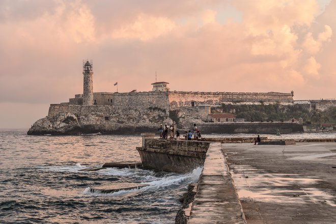 Znamenita promenada Malecón s staro obrambno utrdbo. Foto: Gašper Završnik