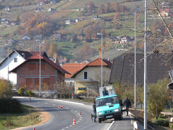 Pravila osvetljevanja bo treba prilagoditi in pozeleniti. FOTO: Arhiv Dela