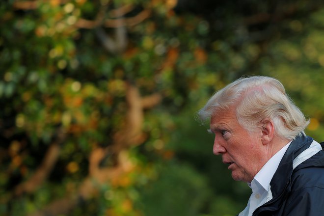 Donald Trump je vse bolj jezen, ker ne doseže svojega, in išče rešitev v razglasitvi izrednih razmer.&nbsp;FOTO: Brian Snyder/Reuters
