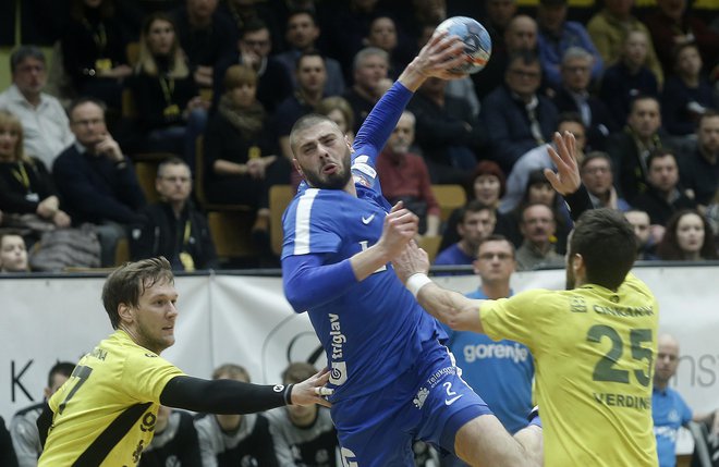 Branko Vujović je iz dvanajstih strelov iztržil tri gole. FOTO: Blaž Samec/Delo