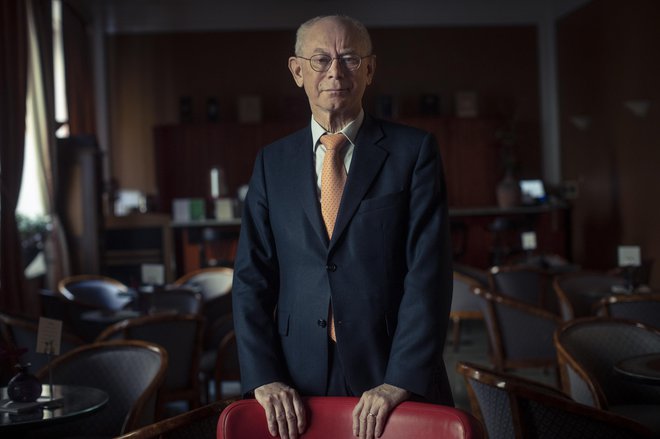 Herman Van Rompuy meni,&nbsp;da je povezava med njegovim političnim delovanjem in haikujem harmonija. Foto: Voranc Vogel