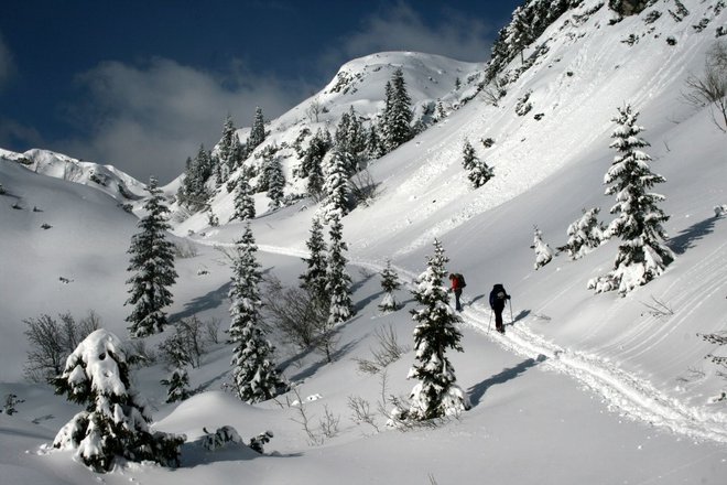 Julijske Alpe pod snežno odejo.&nbsp;FOTO: Manca Ogrin
