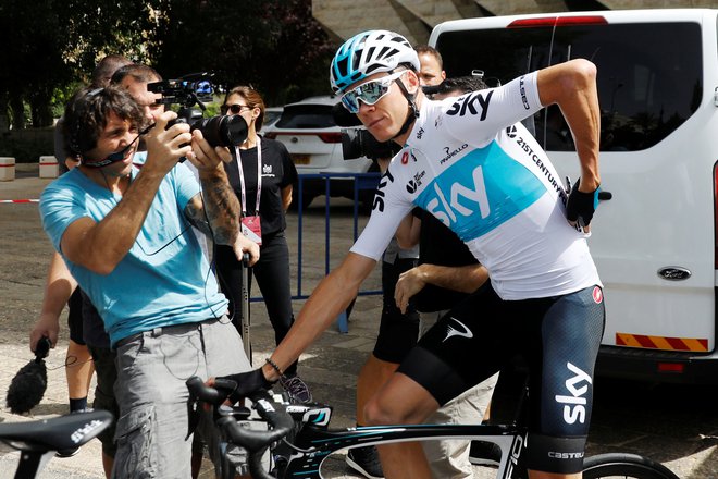 Chris Froome bi utegnil zamenjati moštvo. FOTO: Reuters