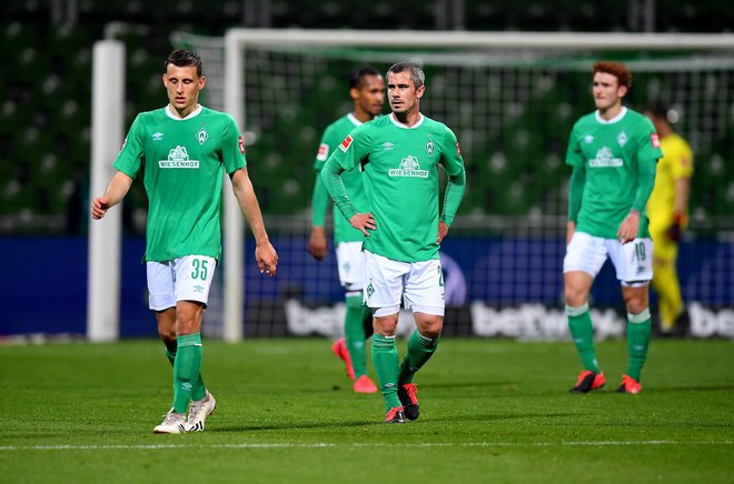 Tudi Werder sinoči ni opravil veliko: eno pičlo zmago v prvih devetih tekmah bundeslige so zabeležili gostitelji. FOTO: AFP