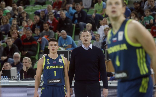 Rado Trifunović in Matic Rebec zaskrbljeno zreta v prihodnost. FOTO: Blaž Samec