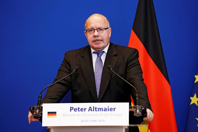 Nemški minister za gospodarstvo Peter Altmaier je glasen zagovornik reindustrializacije države, obrambe strateških podjetij in panog ter zagovornik evropskih šampionov. Foto Reuters