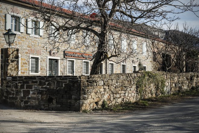 Najprej dom mogočne ospske družine, potem znana gostilna, zdaj bo Majda &raquo;hiša&laquo;: majhen, ekskluziven hotel. FOTO: Uroš Hočevar/Delo