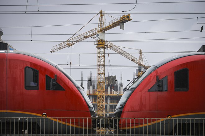 Ključno je, da so pomoči učinkovite in na razpolago vse do konca okrevanja, to pa je precej dlje, kot vlada načrtuje zdaj. Foto Jože Suhadolnik