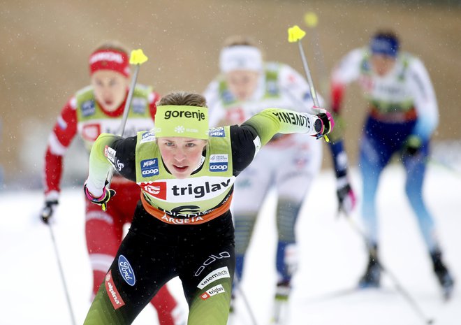 V zadnji zimi je zablestela Anamarija Lampič in ob predčasnem koncu, saj finala v Severni Ameriki ni bilo, zasedla 3. mesto v šprinterski razvrstitvi sezone. FOTO: Roman Šipić/Delo