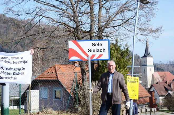 Upor ima v genih. Značilnosti uporniških genov, ki jih je podedoval po očetu partizanu, je dodatno krepilo slovenstvu nenaklonjeno okolje. V Železni Kapli, kjer je obiskoval ljudsko šolo, je že v otroštvu doživel nasilje nacističnega režima in kot Slovenec vsakodnevno stigmatizacijo. Foto Emanuel Polanšek