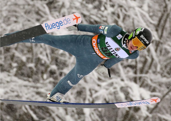 Timi Zajc drži mesto v skupni deseterici turneje. FOTO: Karl-Josef Hildenbrand/AFP