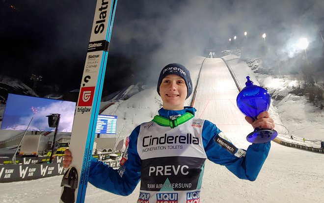 Domen Prevc je zmagal petič v karieri in prvič na letalnici. FOTO: SZS