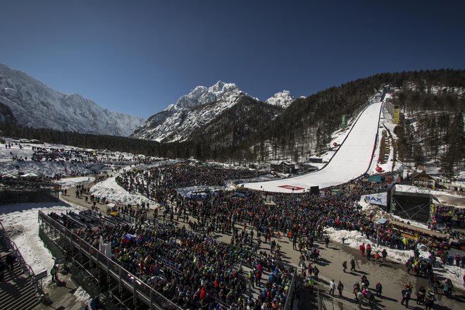 Navijači bi v Planici nedvomno pripravili spektakel. FOTO: Voranc Vogel/Delo