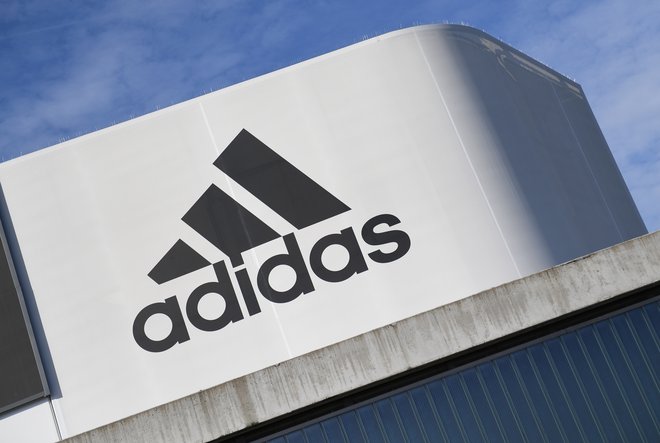 Vrhunski šport v Nemčiji ne predstavljajo le panoge, marveč tudi industrija, ki jo zastopa eden od največjih svetovnih prozivajalcev športne opreme Adidas. V letu 2018 je ustvaril 22 milijard evrov prihodkov. FOTO: Reuters