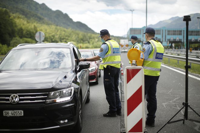 Razlogi za zaprte meje s Slovenijo tičijo v interesih avstrijske turistične industrije. FOTO: Jure Eržen