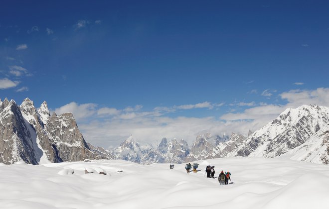 Ledeniki v Himalaji postajajo preteklost, kar bo težava za milijarde ljudi. FOTO: Wolfgang Rattay/Reuters