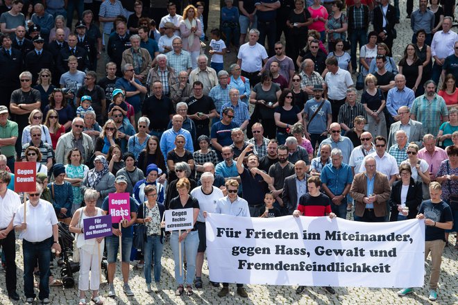 Množični zbor po umoru Walterja Lübckeja junija 2019. Foto: AFP