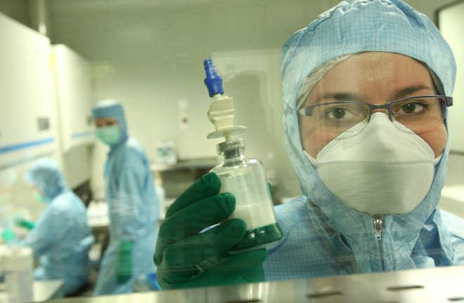 Vedno več je pozivov po večji enotnosti evropske farmacije in manjše odvisnosti od tujega uvoza surovin. FOTO: Jure Eržen/Delo