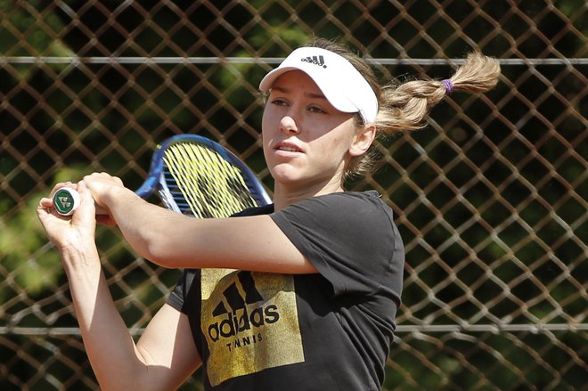 Kaja Juvan je uživala med mešanimi dvojicami, med katerimi je nazadnje nastopila na mladinskih olimpijskih igrah. FOTO: Jure Eržen/Delo