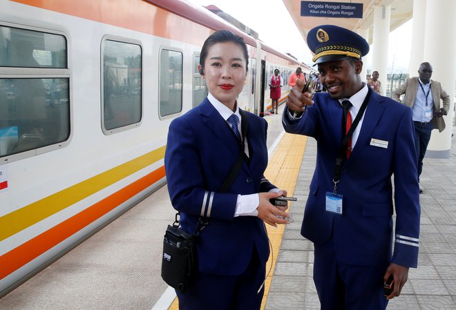Kitajska je v minulih desetletjih sistematično povečevala prisotnost v Afriki. FOTO: Reuters