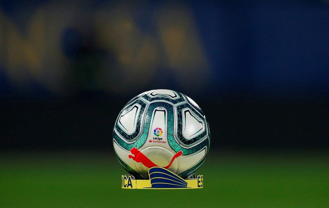 Konec tedna bodo oživela tudi nogometna igrišča v Španiji. FOTO: Reuters