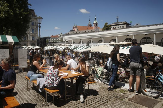 Osma sezona <em>Odprte kuhne</em> je v pokoronavirusnih časih drugačna, a po drugi strani taka, kot so je stalni obiskovalci vajeni. FOTO: Jure Eržen/Delo