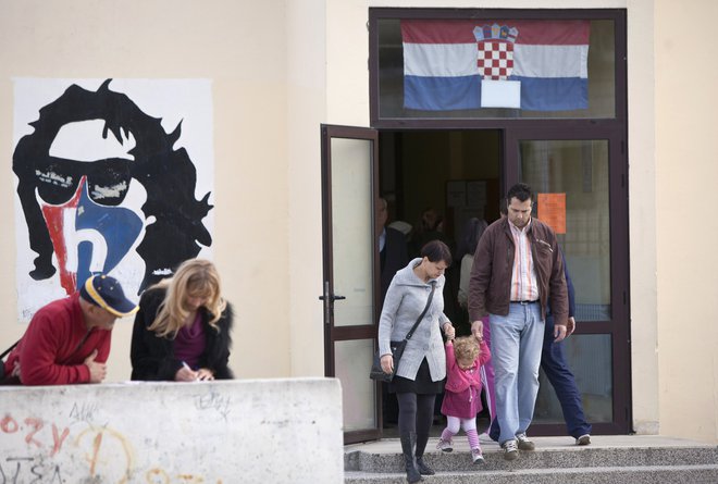 Hrvaška volilna komisija do jutri sprejema predloge kandidatur za parlamentarne volitve, Slovence pa bo, kot kaže, tudi v prihodnjem sklicu sabora zastopala Albanka. Foto: Matko Biljak/Reuters