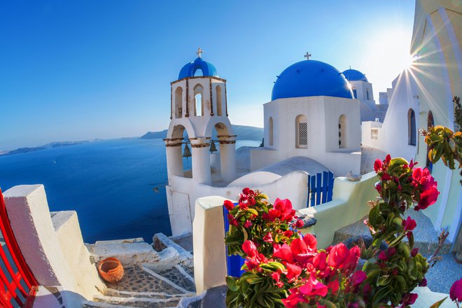 Santorini je eden najlepših grških otokov. FOTO: Adobe Stock