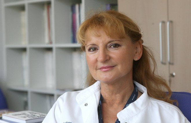 Dr. Bojana Žvan pravi, da ji ne gre za odškodnino, pač pa za dokazovanje resnice o spletkah znotraj UKC. FOTO: Ljubo Vukelič/Delo