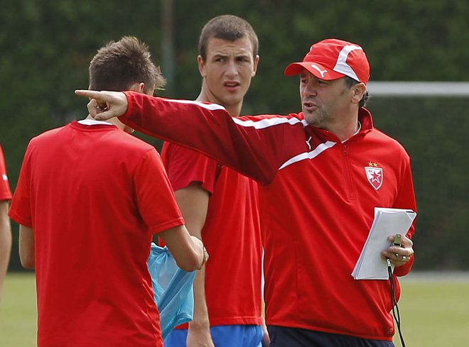 Slaviša Stojanović je največji srbski klub Crveno zvezdo popeljal do srbskega prvaka po sedmih letih vladanja največjega tekmeca Partizana. FOTO: Novosti.rs