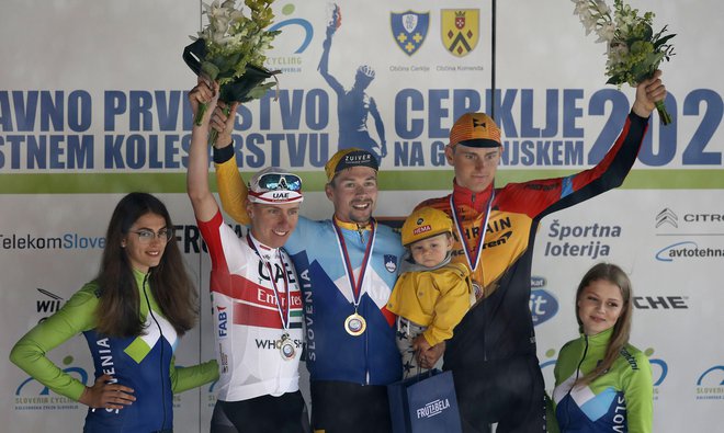 Najvišje uvrščeni Slovenci na lestvici UCI Primož Roglič (v sredini), Tadej Pogačar (levo) in Matej Mohorič so bili najboljši tudi na DP. FOTO: Blaž Samec/Delo