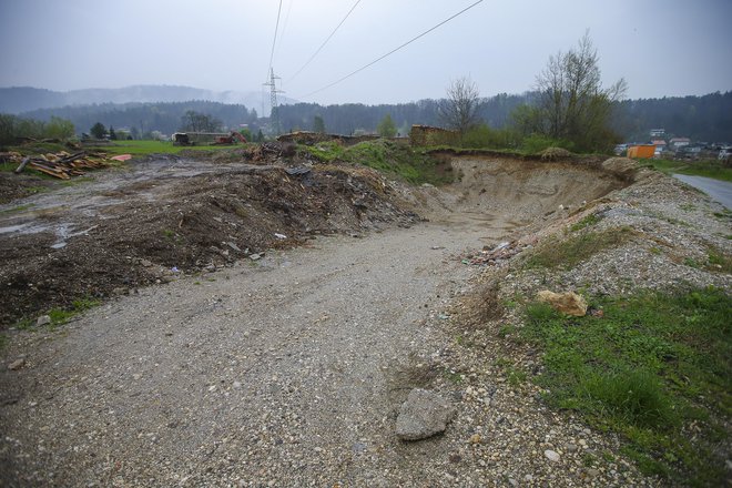 Dovoz do gramoznice je logičen začetek obvoznice. FOTO Jože Suhadolnik/Delo