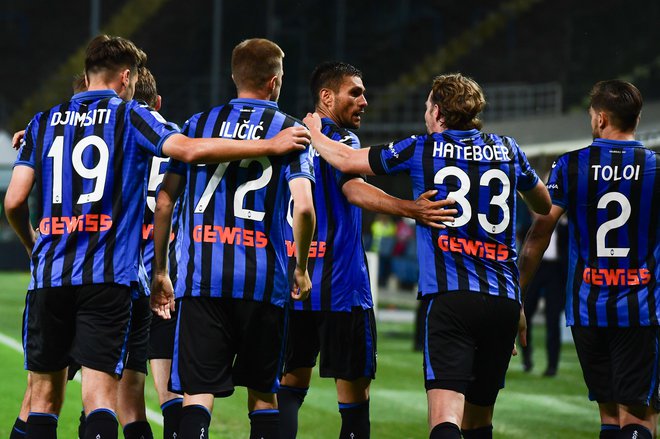 Atalanta se je sijajno odzvala po zaostanku z 0:2 in na koncu tudi s pomočjo Josipa Iličića, ki je igral od 77. minute (2:2), premagala Lazio s 3:2. FOTO: Miguel Medina/AFP