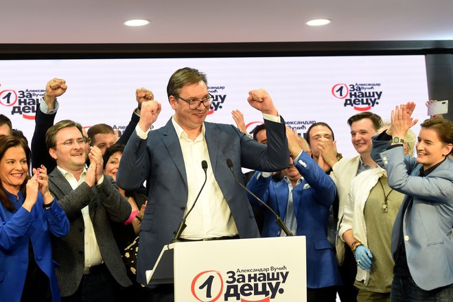 Minulo nedeljo so šli na volitve volivci v Srbiji in se odločili, da nimajo izbire, temveč imajo še naprej Vučića. FOTO: Aleksandar Dimitrijevic/Afp