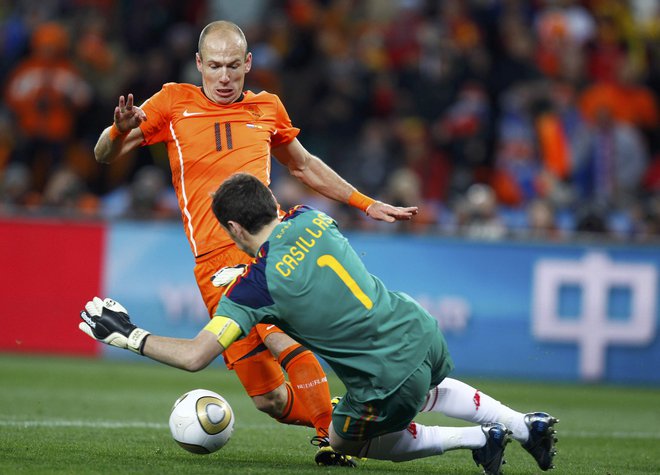 Arjen Robben bo na stara nogometna leta cvetel v deželi tulipanov. FOTO: Reuters