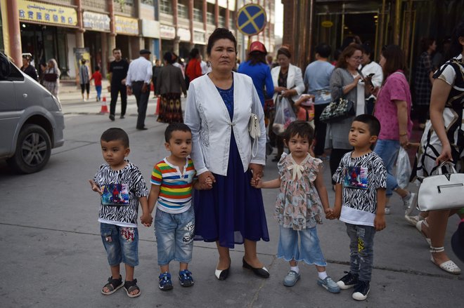 V Xinjiangu menda poteka prisilna sterilizacija ujgurskih žensk. FOTO: Greg Baker/AFP