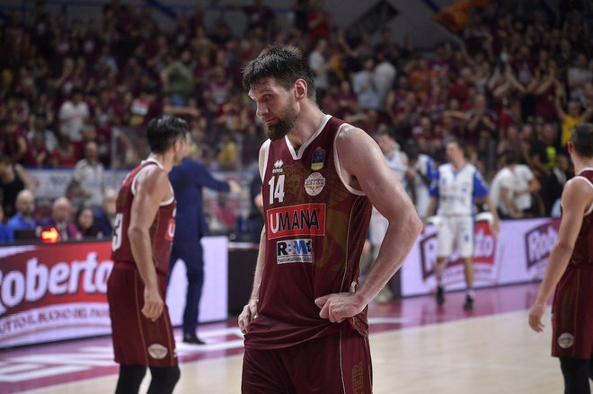 Gašper Vidmar bo še tretje leto branil barve Reyerja Venezie. FOTO: Reyer