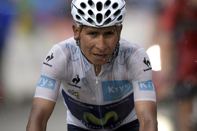 Nairo Quintana je po trčenju tožil nad bolečinami v kolenu in komolcu. FOTO: Lionel Bonaventure/AFP