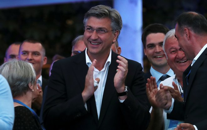 Hrvaški premier in vodja HDZ Andrej Plenković po razglasitvi rezultatov vzporednih volitev. Foto: Marko Djurica/Reuters