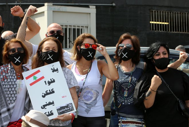 Protivladni protesti v Libanonu se nadaljujejo. Foto Aziz Taher/Reuters