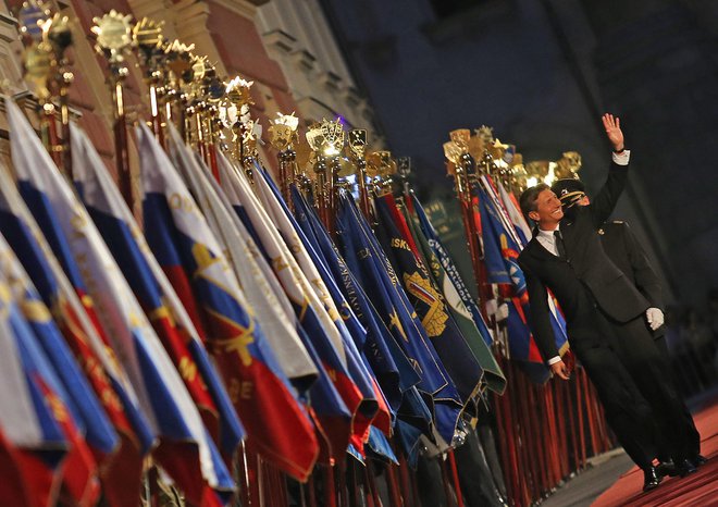 Preden bi izstrelili častne salve, bi poudaril, da je to v čast vsem Slovencem, padlim v Abesiniji, v španski državljanski vojni, padlim v Severni Afriki ... Foto Tomi Lombar/Delo