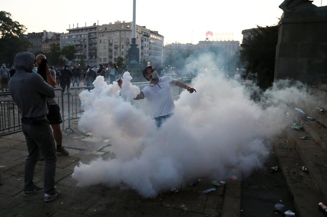 Protesti v Beogradu. FOTO: Marko Djurica/Reuters