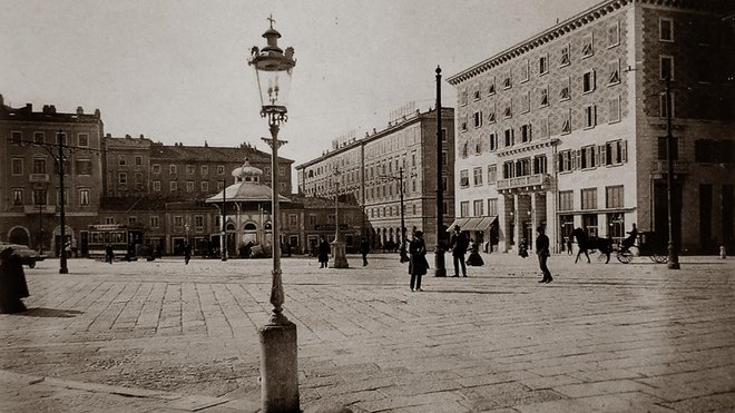 Sto let pozneje Foto Tvs Slo