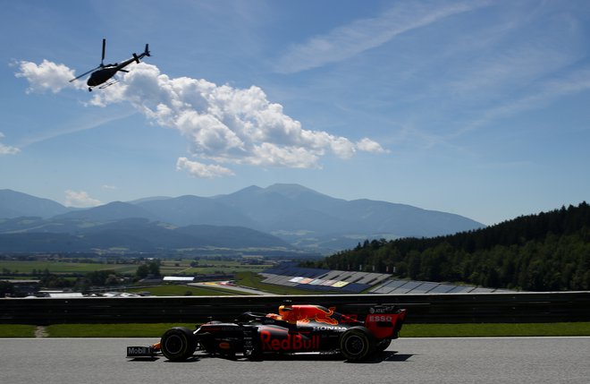 Max Verstappen je bil najhitrejši na drugem treningu. FOTO: Reuters
