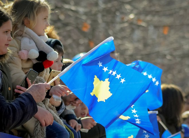 Brez upanja za boljšo prihodnost bodo mlade generacije še naprej odhajale s Kosova. FOTO: Reuters