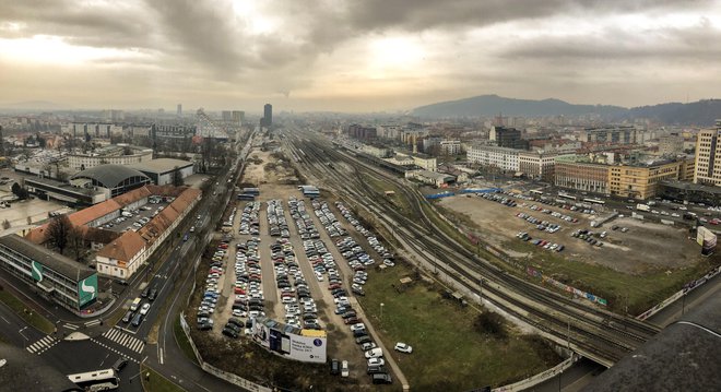 Bodo po Madžarih, Romunih in Južnoafričanih novo avtobusno in železniško postajo v prestolnici zgradili madžarski bankirji? FOTO: Voranc Vogel/Delo