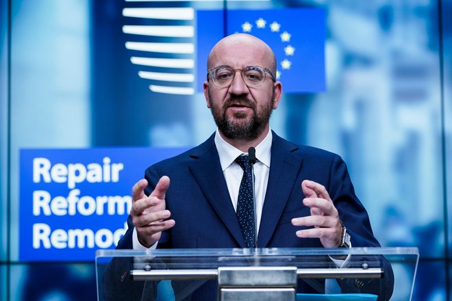 Predsednik evropskega sveta Charles Michel je pred tednom dni v kompromisnem predlogu ponudil 26 milijard evrov manj kot evropska komisija, nezadovoljnih je veliko. FOTO: Kenzo Tribouillard/Afp