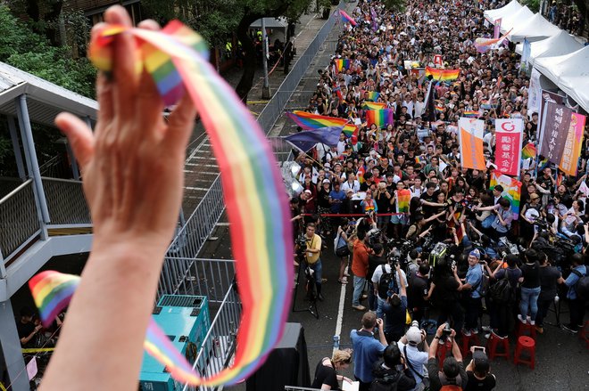 Tajvan je v petek postal prva &ndash; in za zdaj edina &ndash; azijska država, v kateri so legalizirali istospolne poroke. FOTO: Tyrone Siu/Reuters