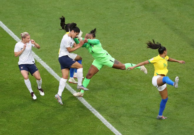 Francozinje so tako kot rojaki pred 21 leti bile usodinje za Brazilijo. FOTO: Reuters