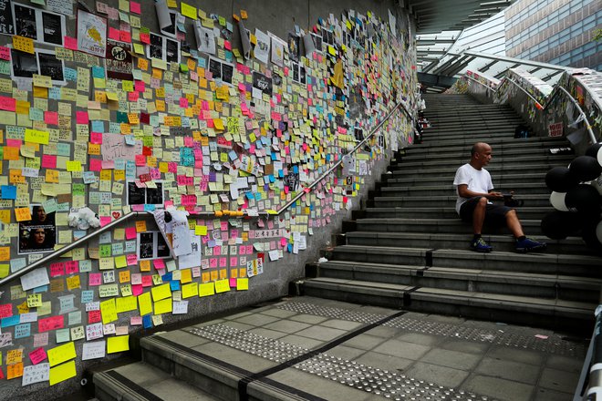 Nasilje v Hongkongu je izraz obupne potrebe po tem, da se nekaj spremeni. FOTO: Jorge Silva/Reuters